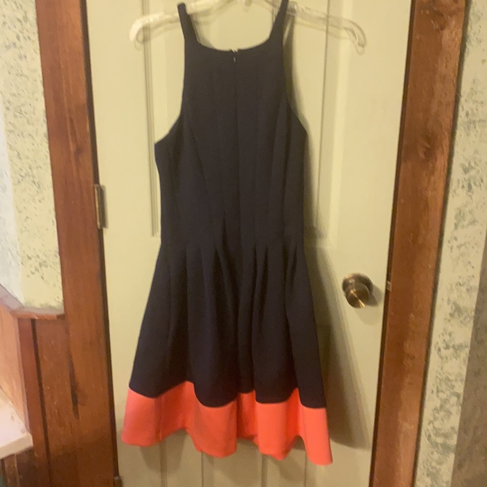 Colorblock dress - Picture 2 of 3